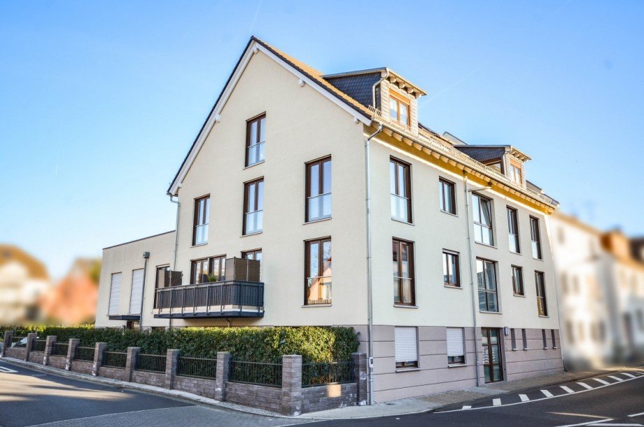 Hausansicht Dachgeschosswohnung Neu-Isenburg