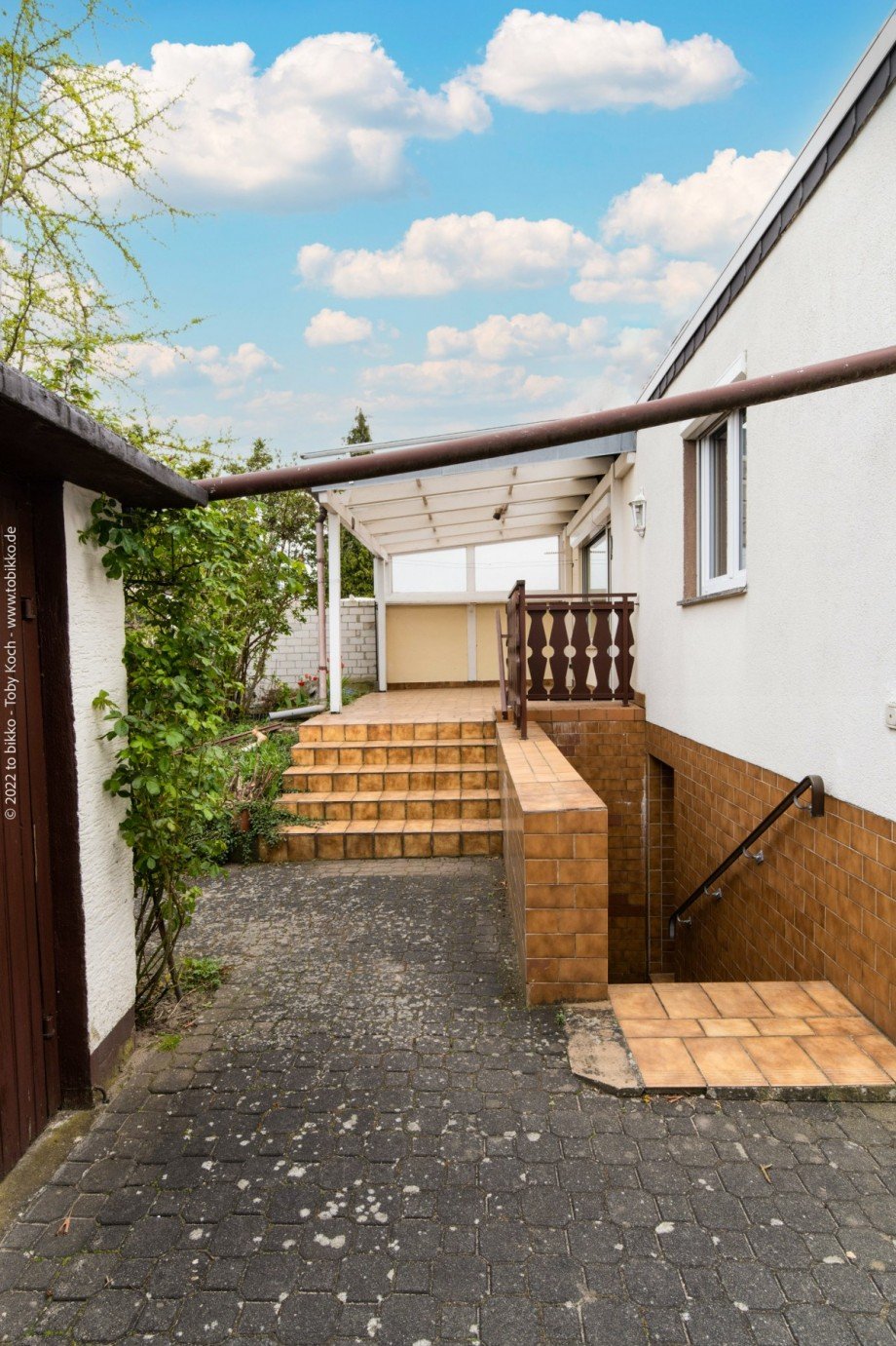 Terrasse und Kellerabgang Einfamilienhaus M�rfelden-Walldorf