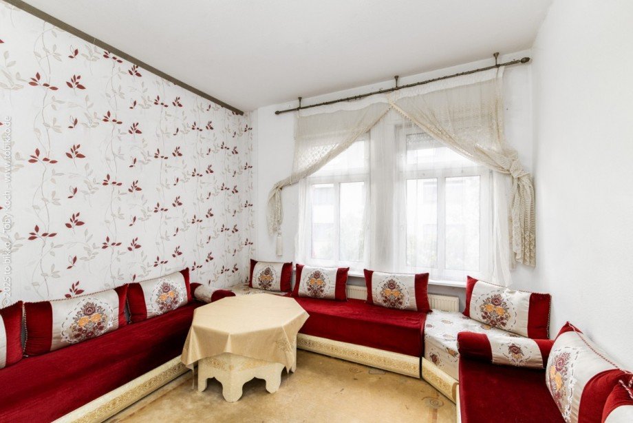 Wohnzimmer 1. OG Mehrfamilienhaus Neu-Isenburg