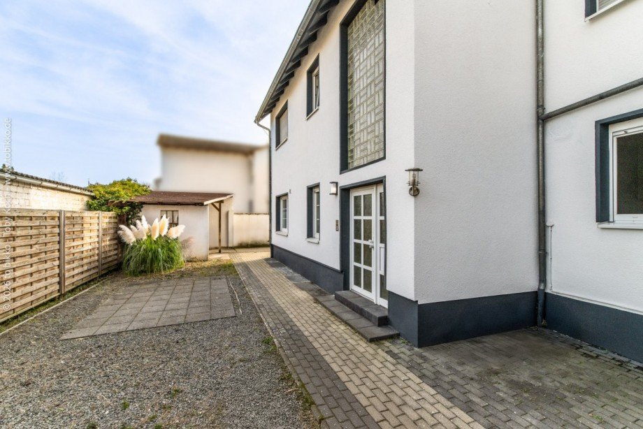 R�ckansicht mit Terrasse Mehrfamilienhaus Dreieich