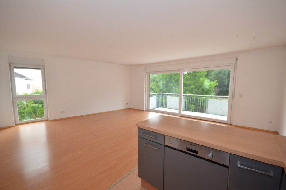 Wohn- und Esszimmer Etagenwohnung Neu-Isenburg
