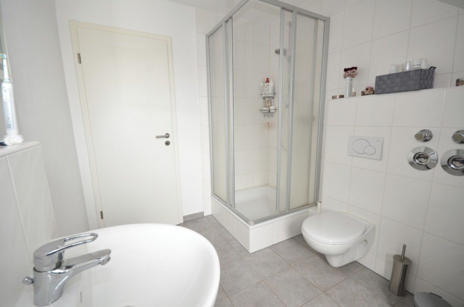 Badezimmer Dachgeschosswohnung Neu-Isenburg