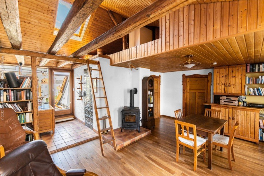 Wohnzimmer DG Mehrfamilienhaus Neu-Isenburg
