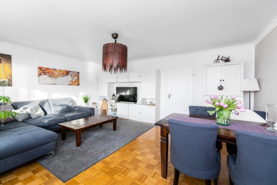 Wohn- und Esszimmer Etagenwohnung Neu-Isenburg
