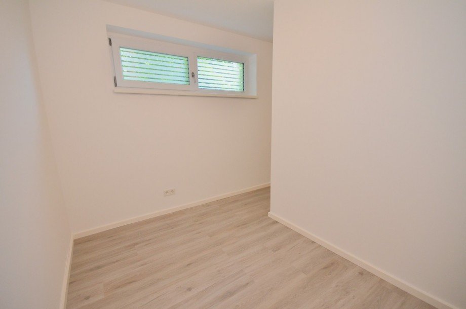 Ankleidebereich im Schlafzimmer Erdgeschosswohnung Neu-Isenburg