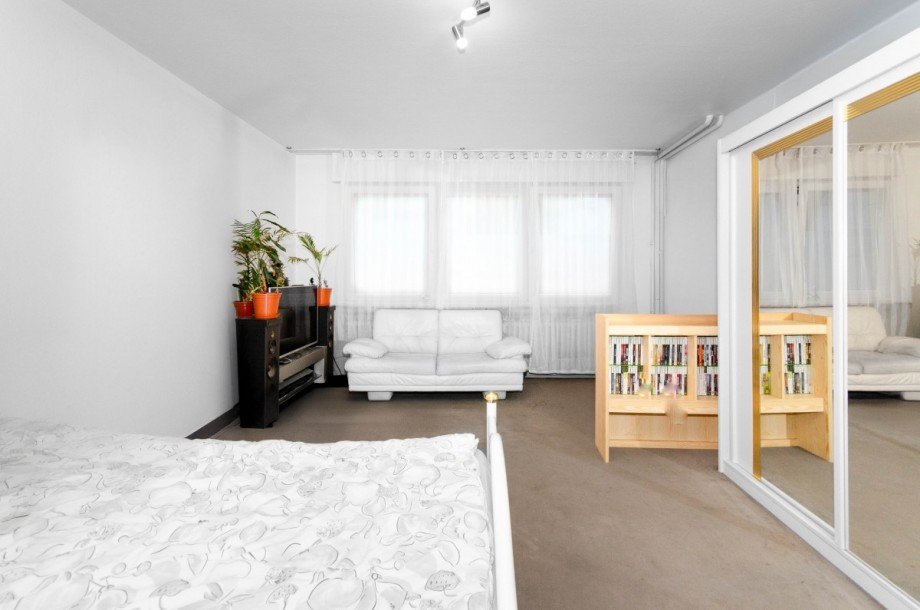 Wohn- und Schlafzimmer Etagenwohnung Neu-Isenburg
