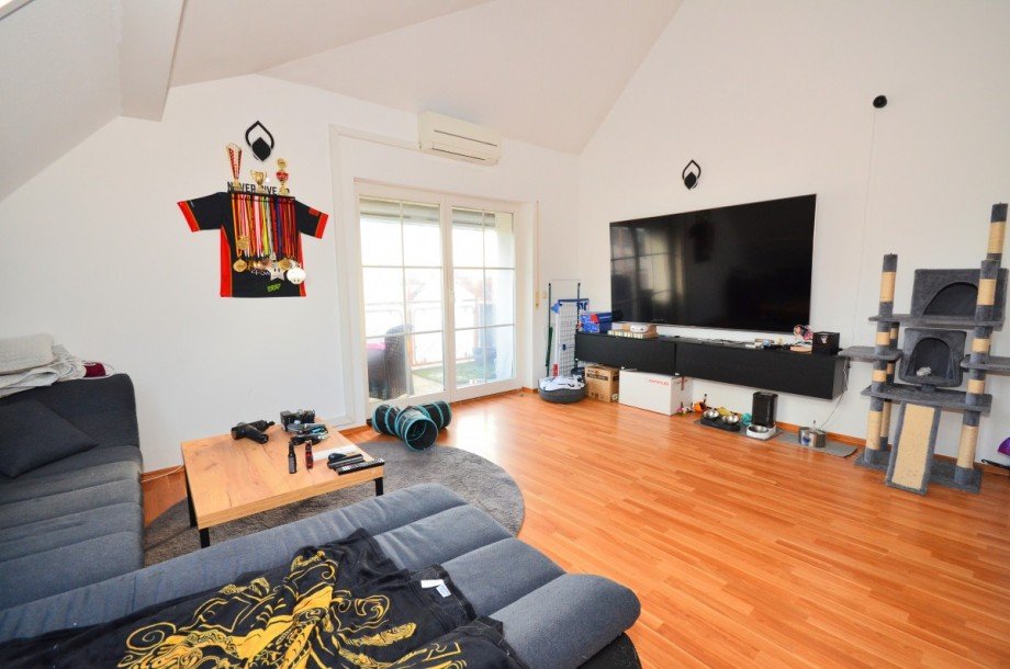Wohn- und Esszimmer Dachgeschosswohnung Rodgau
