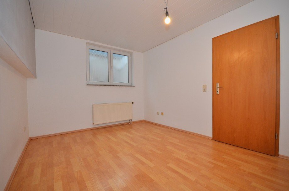 Schlafzimmer Souterrainwohnung Rodgau