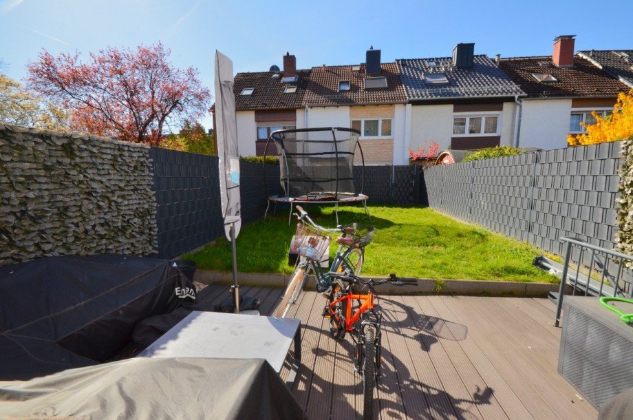 Terrasse und Garten Reihenmittelhaus Neu-Isenburg