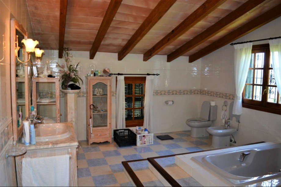 Badezimmer Einfamilienhaus Calvi�