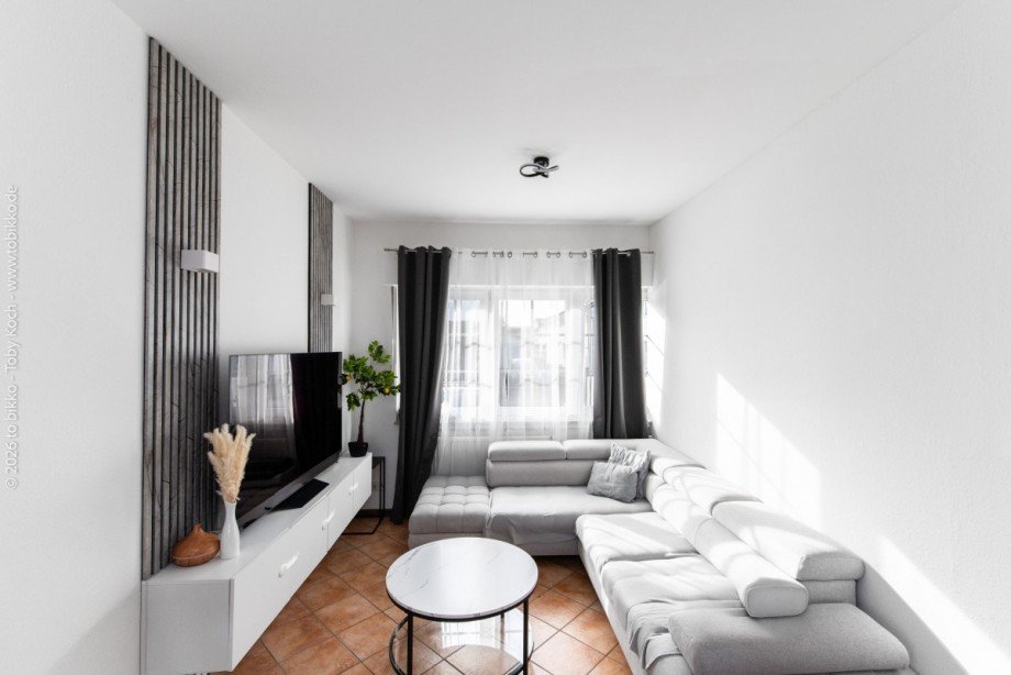 Vorderhaus - Wohnung EG Wohnzimmer Mehrfamilienhaus Dreieich