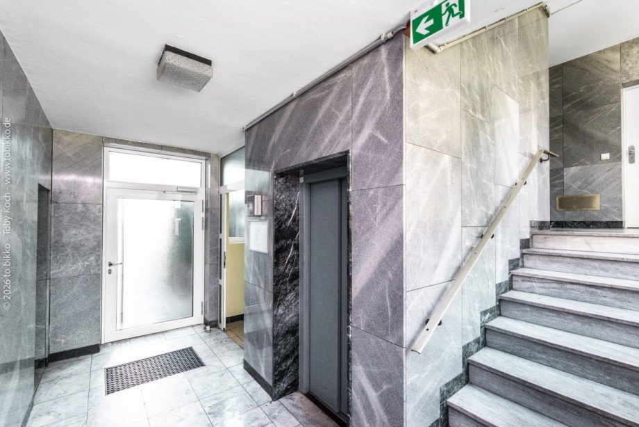 Hauseingang Etagenwohnung Neu-Isenburg