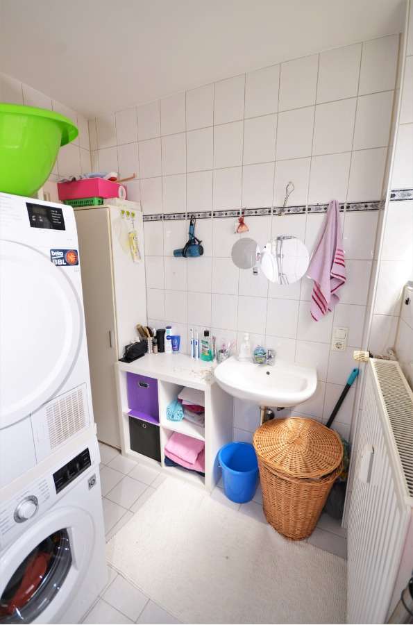 Badezimmer 2. OG Zweifamilienhaus Neu-Isenburg