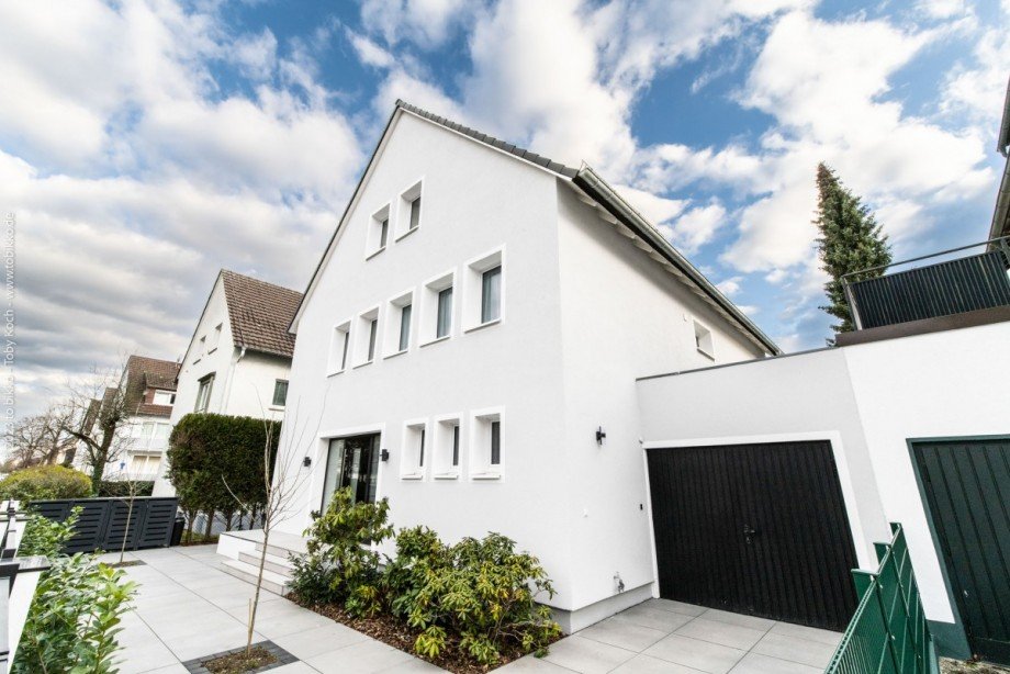Stra�enansicht Einfamilienhaus Neu-Isenburg