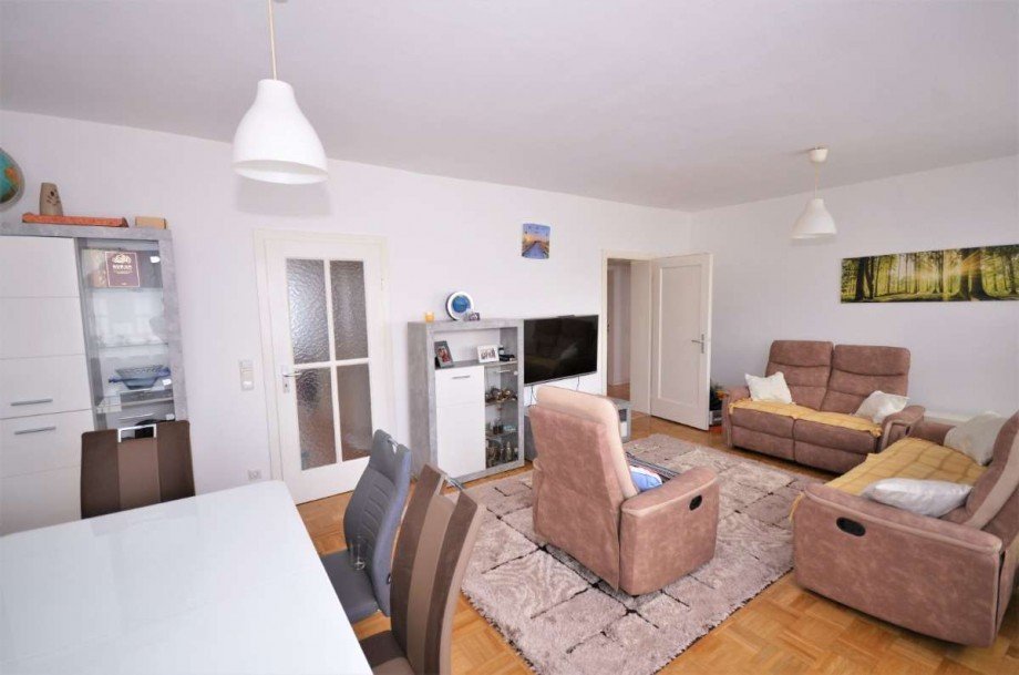 Wohnzimmer 2. OG Zweifamilienhaus Neu-Isenburg