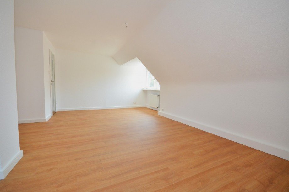 Wohn- und Esszimmer Dachgeschosswohnung Neu-Isenburg