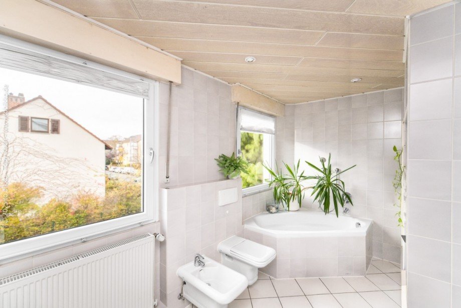 Badezimmer / Masterbad - OG Doppelhaush�lfte Neu-Isenburg