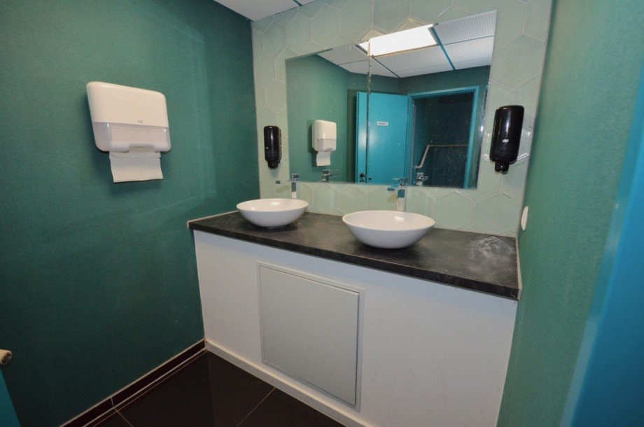 WC Herren Gastgewerbe Neu-Isenburg