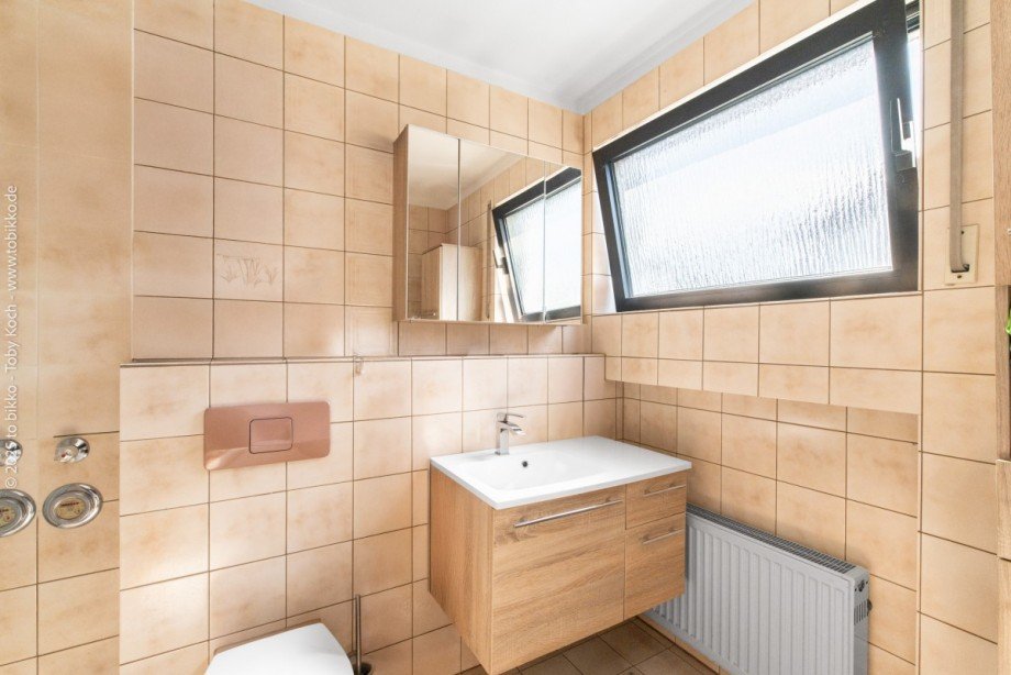 Badezimmer 2 EG Mehrfamilienhaus Neu-Isenburg