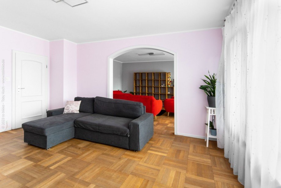 Arbeitszimmer / Wohnraum EG mit Durchgang Einfamilienhaus Neu-Isenburg