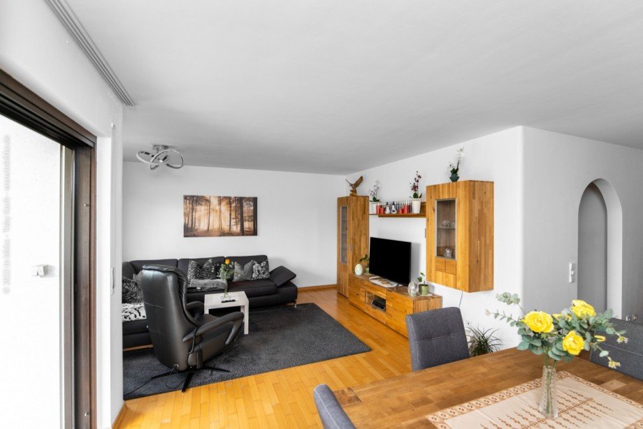 Wohn- und Esszimmer Etagenwohnung Neu-Isenburg