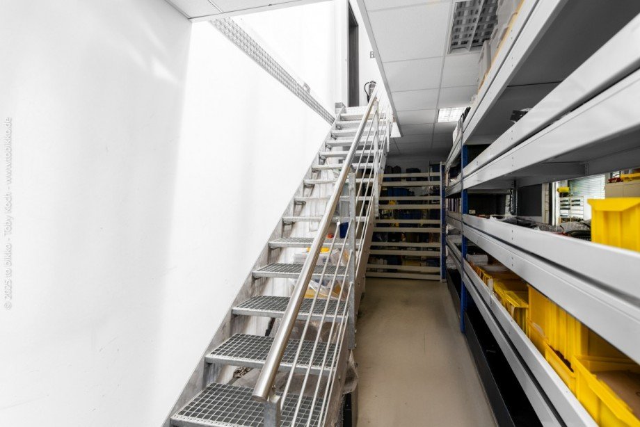 Treppe Verbindung Hochlager - Produktion Halle / Lager / Produktion Seligenstadt