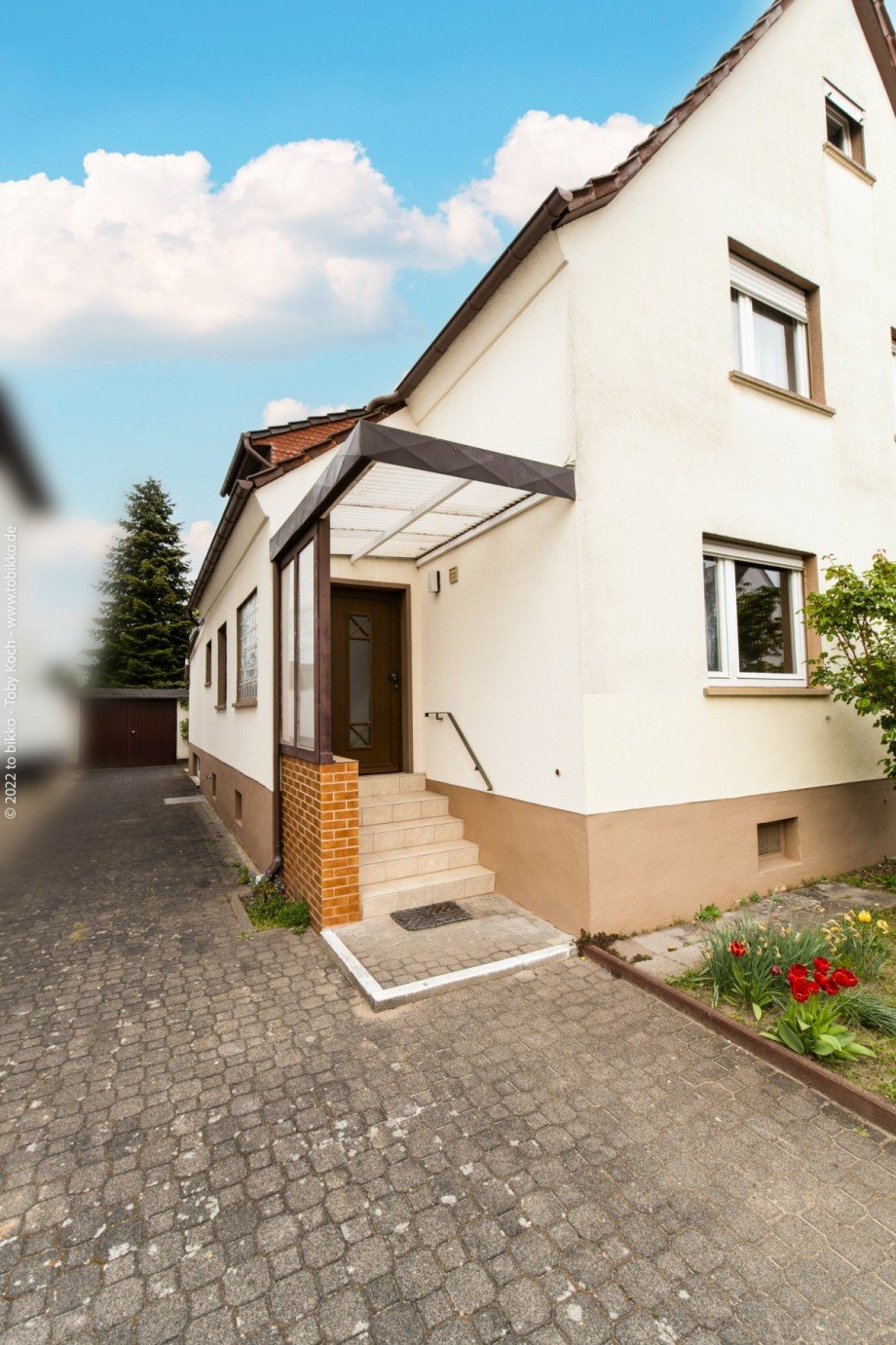 Eingang und Einfahrt Einfamilienhaus M�rfelden-Walldorf