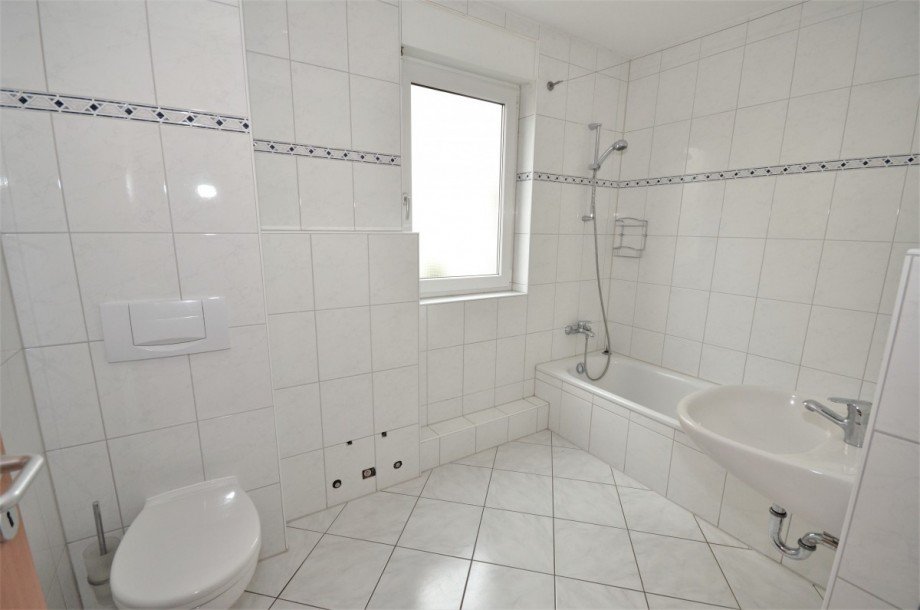 Badezimmer OG Doppelhaush�lfte R�dermark