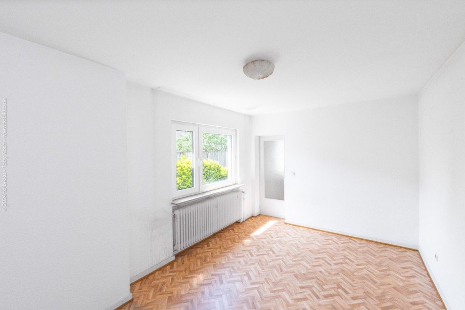 Wohnzimmer Nachbargeb�ude Zweifamilienhaus Neu-Isenburg