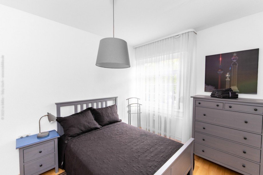 Schlafzimmer Wohnung OG Mehrfamilienhaus Neu-Isenburg