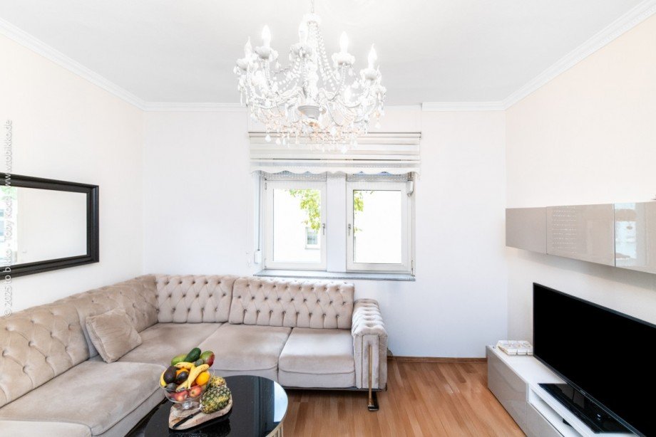 Wohnzimmer 1. OG Mehrfamilienhaus Frankfurt am Main