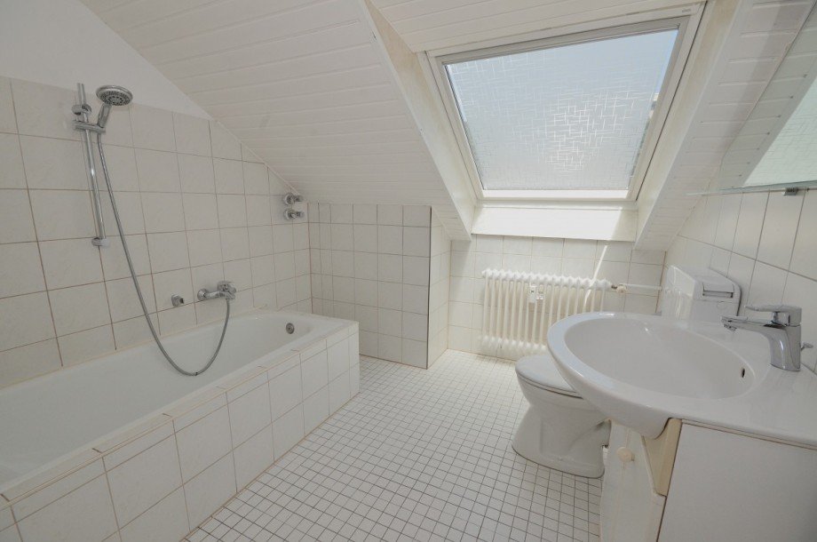Badezimmer Dachgeschosswohnung Neu-Isenburg