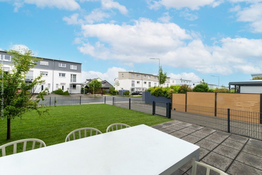 Terrasse mit Garten Doppelhaush�lfte Dreieich