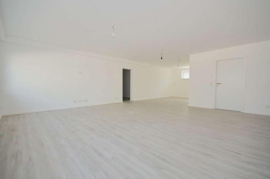 Wohn- und Esszimmer Erdgeschosswohnung Neu-Isenburg