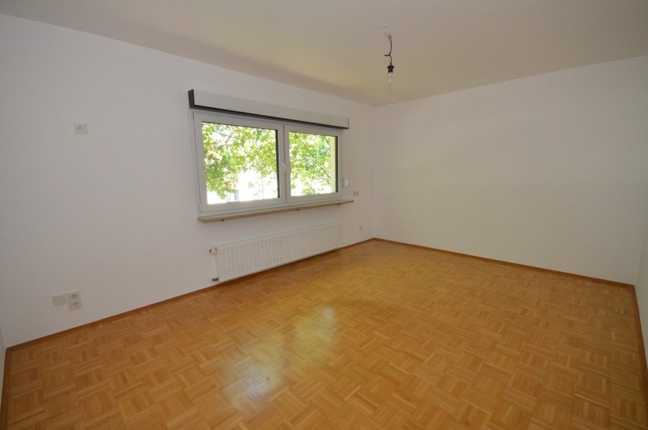 Schlafzimmer mit Arbeitszimmer (OG) Mehrfamilienhaus Neu-Isenburg