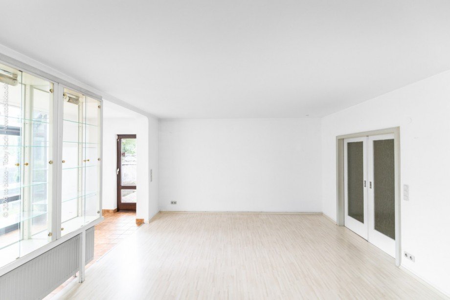 Wohnzimmer mit Wintergarten - EG Gewerbegrundst�ck Neu-Isenburg