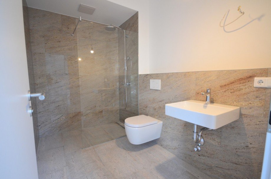 Badezimmer 1.OG Stadthaus Neu-Isenburg