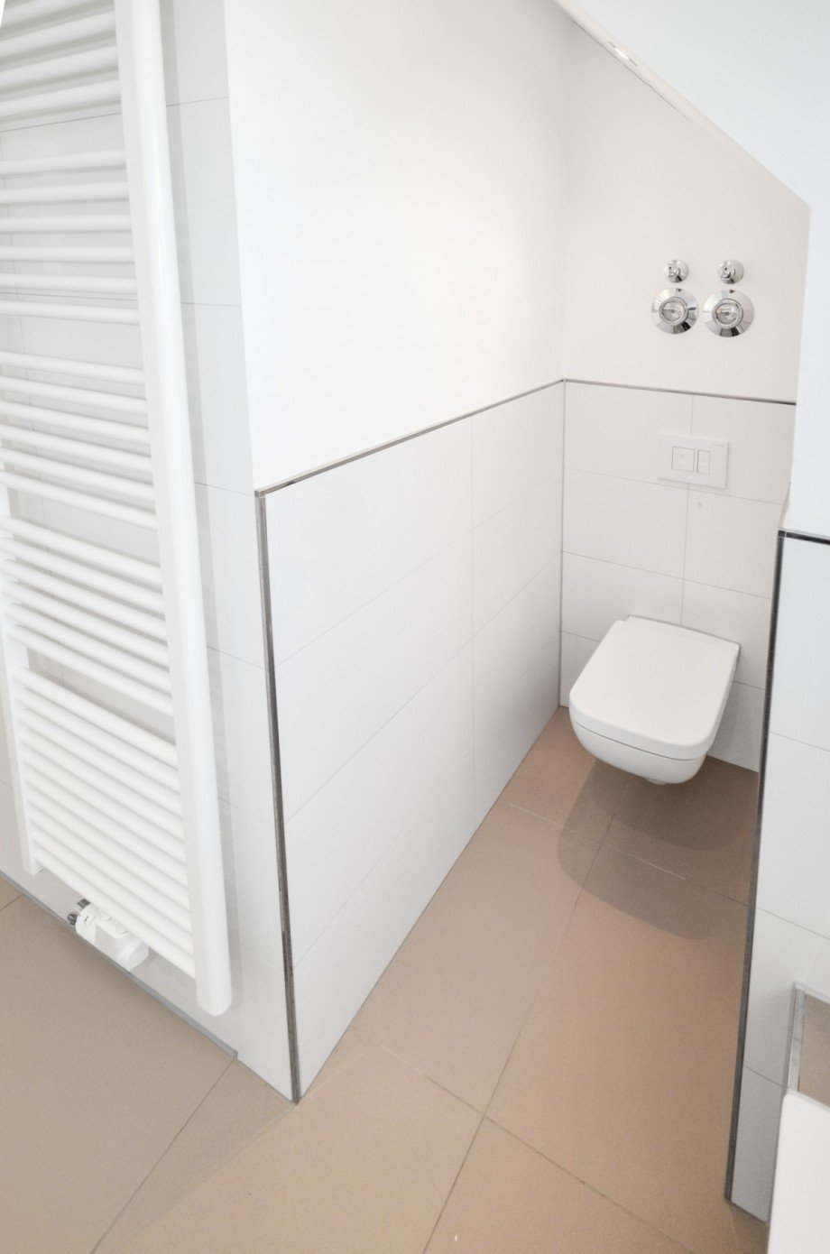 Badezimmer Dachgeschosswohnung Neu-Isenburg