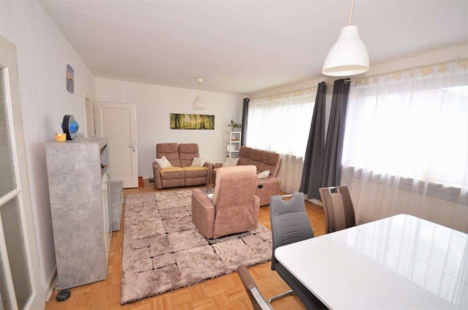 Wohnzimmer 2. OG Zweifamilienhaus Neu-Isenburg