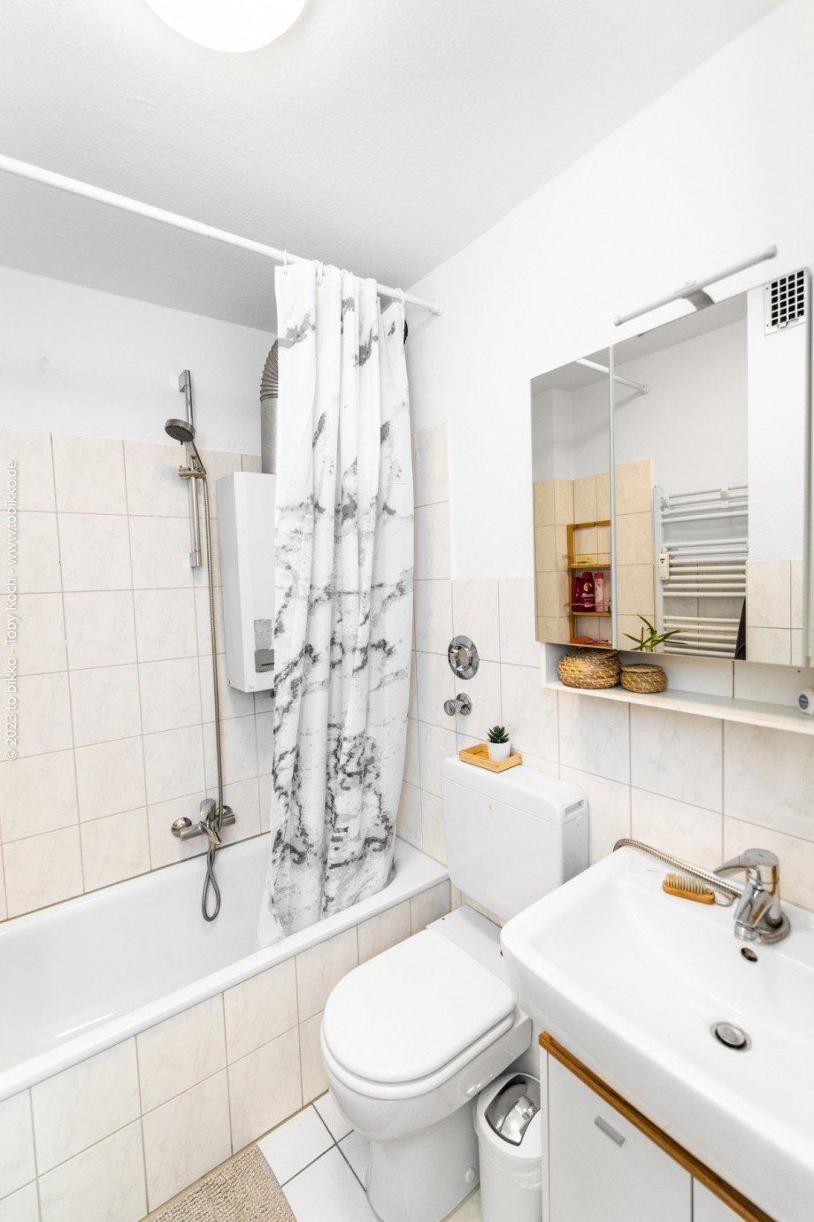 Badezimmer 2. OG Mehrfamilienhaus Neu-Isenburg
