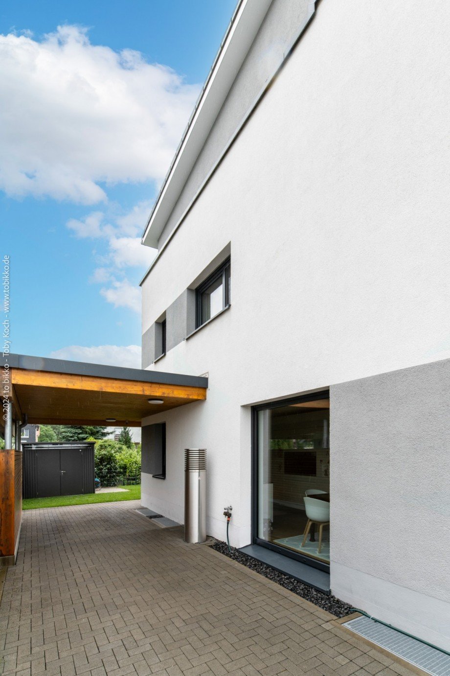Carport und Stellpl�tze Doppelhaush�lfte Dreieich