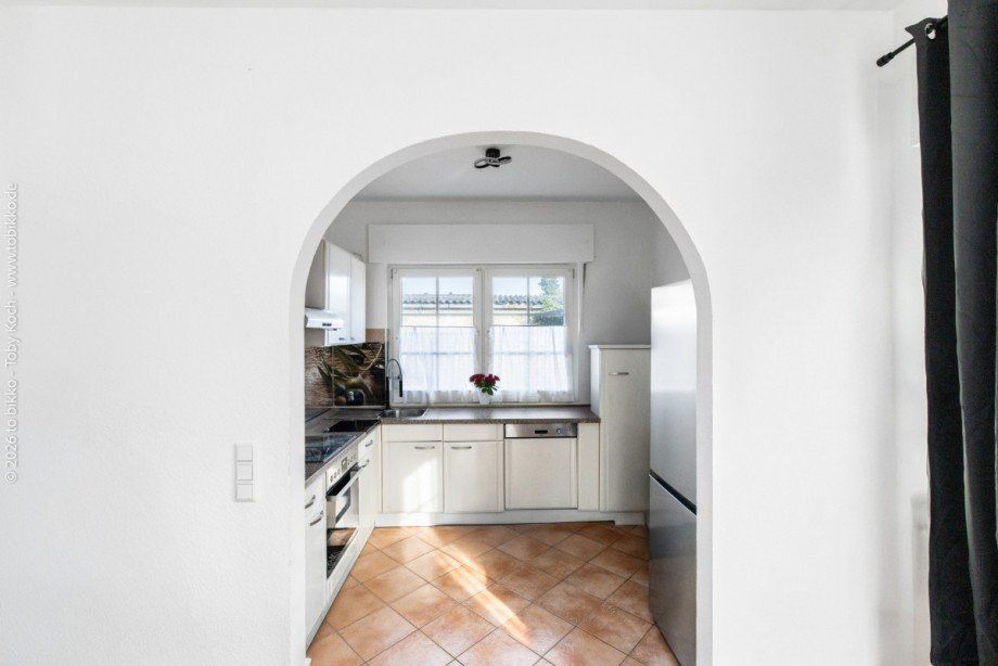 Vorderhaus - Wohnung EG Flur und K�che Mehrfamilienhaus Dreieich