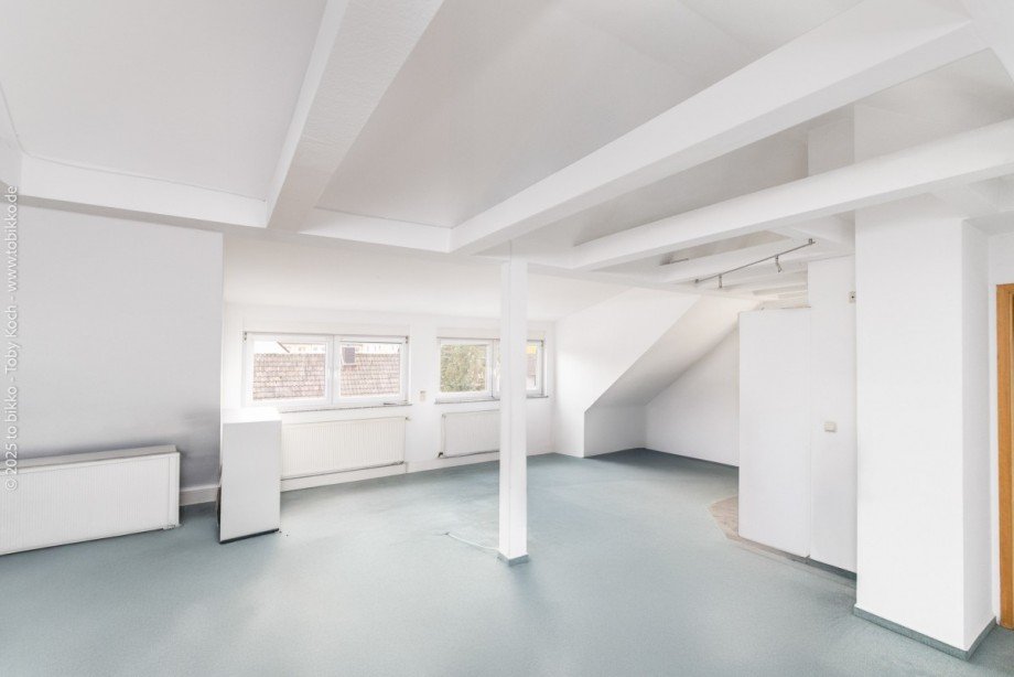 Wohn-/ Schlafzimmer / B�ro - DG Doppelhaush�lfte Neu-Isenburg