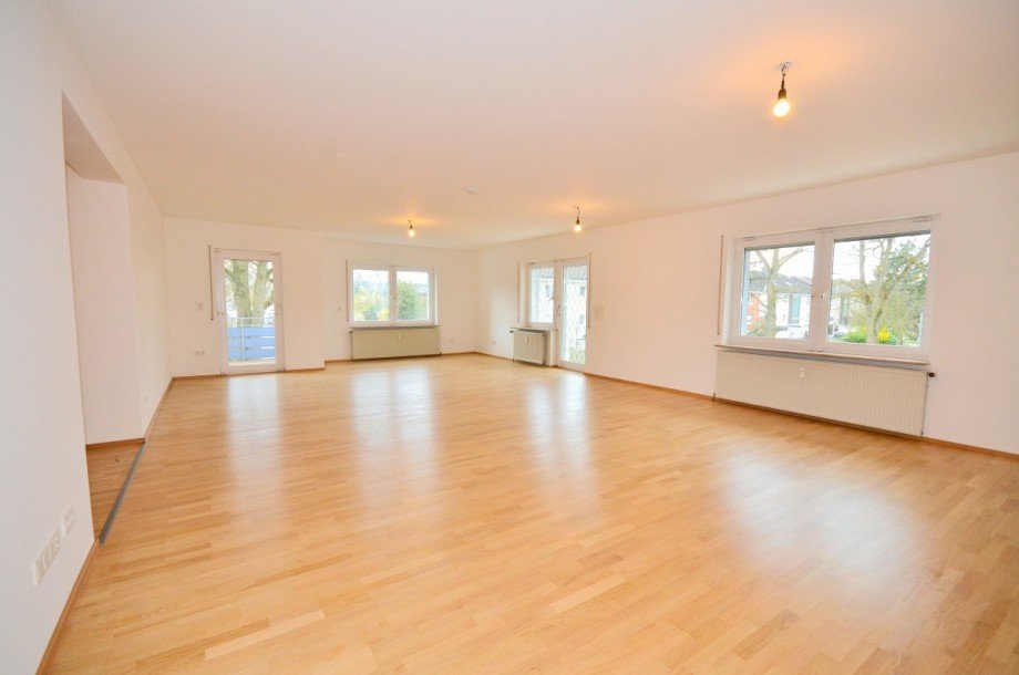 Wohn- und Esszimmer Erdgeschosswohnung Neu-Isenburg