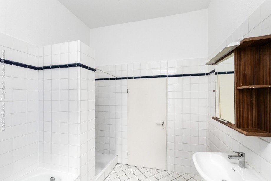 Badezimmer EG Mehrfamilienhaus Neu-Isenburg