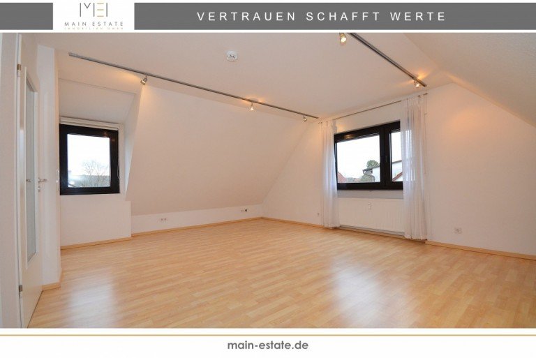 Wohnzimmer Neu-Isenburg Dachgeschosswohnung Wohnkomfort mit Charme: 2-Zimmer-Wohnung im Dachgeschoss