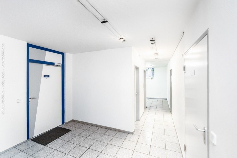 Betreuung / Flur / Eingang Gewerbe - UG Mehrfamilienhaus Neu-Isenburg