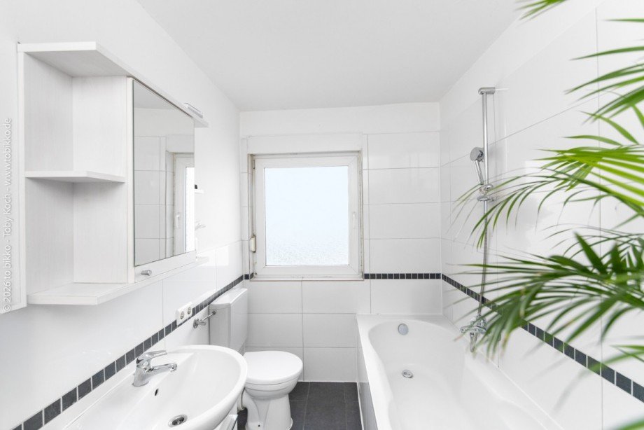 Hinterhaus - Wohnung EG Badezimmer Mehrfamilienhaus Dreieich