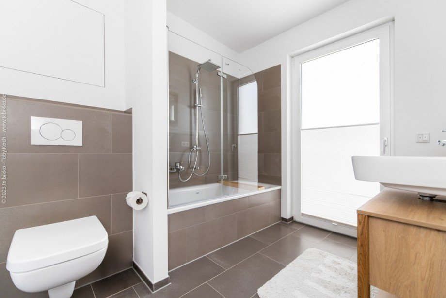 Badezimmer Dachgeschoss Reihenmittelhaus Neu-Isenburg