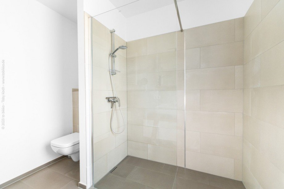 Badezimmer Obergeschoss Reihenmittelhaus Neu-Isenburg